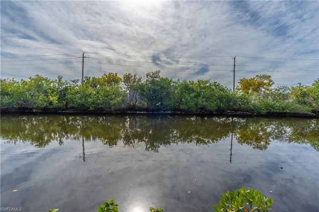 1360 5th AVE N, Naples, FL 34102