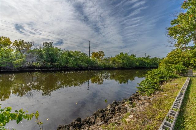 1360 5th AVE N, Naples, FL 34102