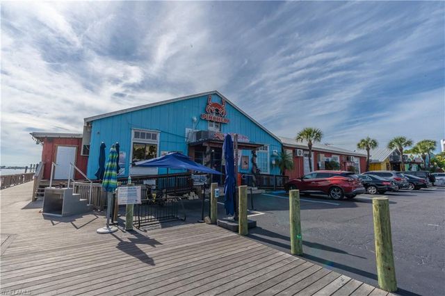 1360 5th AVE N, Naples, FL 34102