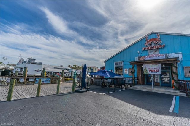 1360 5th AVE N, Naples, FL 34102