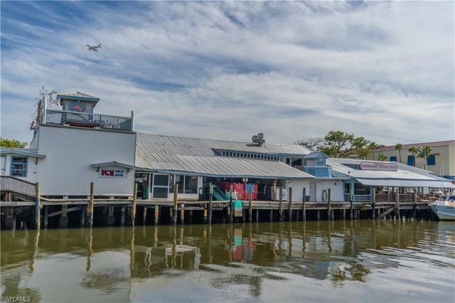 1360 5th AVE N, Naples, FL 34102