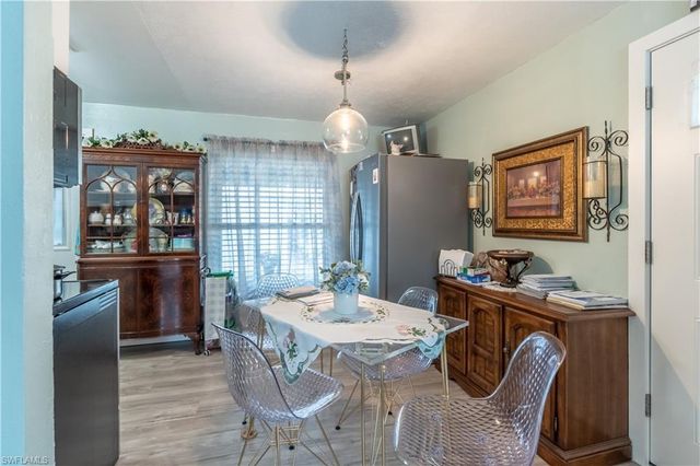 1360 5th AVE N, Naples, FL 34102