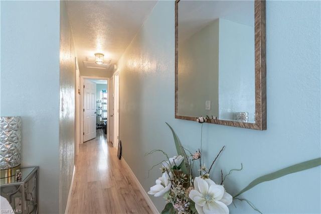 1360 5th AVE N, Naples, FL 34102