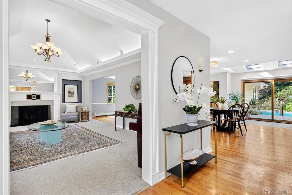 75 Plymouth Road, Manhasset, NY 11030 — photo 4