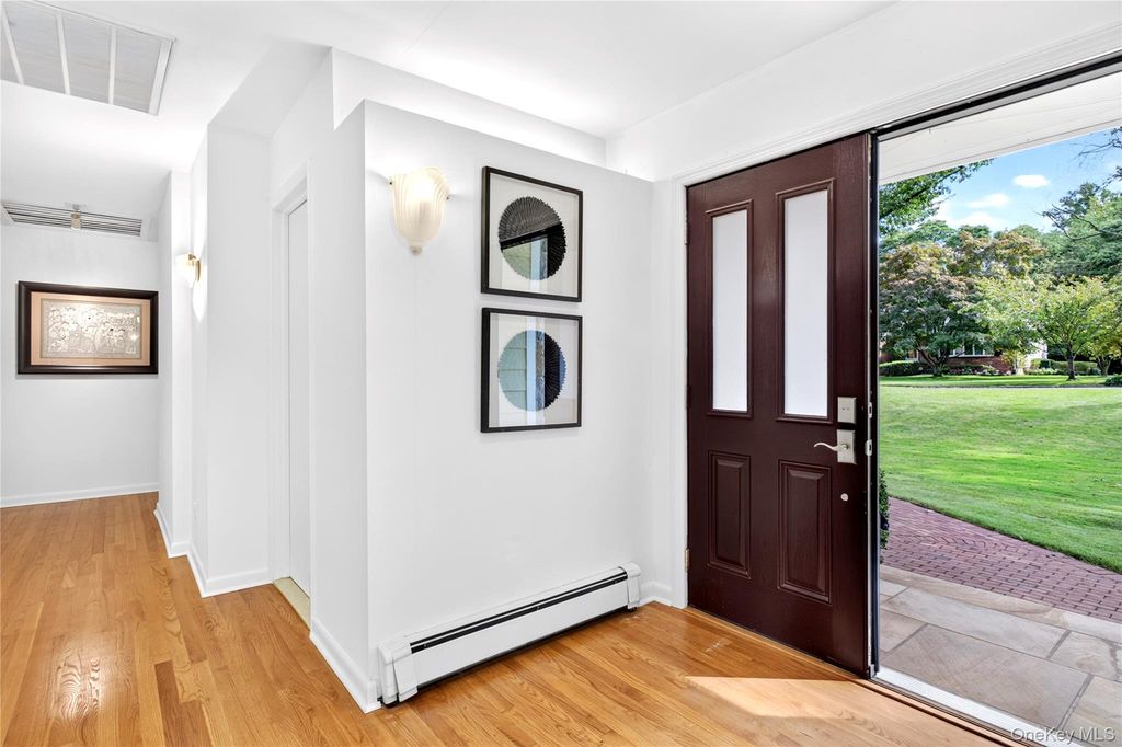 75 Plymouth Road, Manhasset, NY 11030 — photo 5
