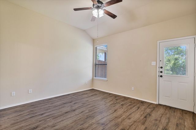 345 Orbit Drive, Lavon, TX 75166