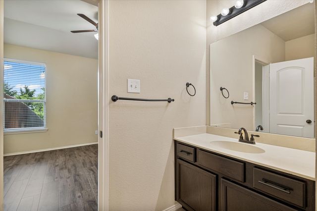 345 Orbit Drive, Lavon, TX 75166