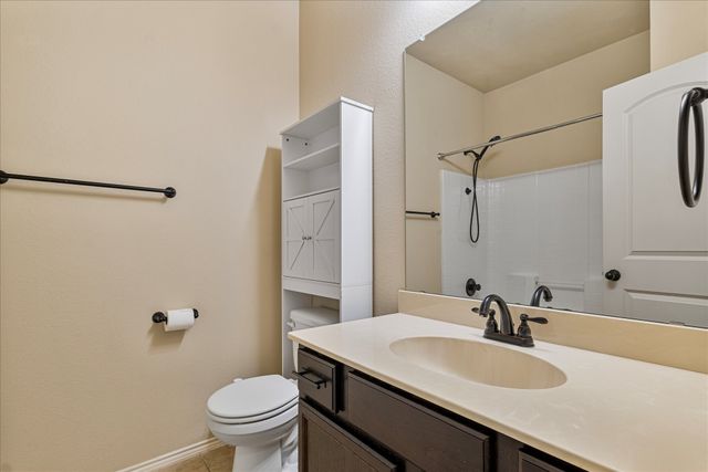 345 Orbit Drive, Lavon, TX 75166