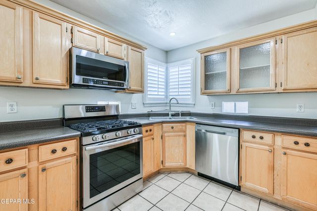 408 Santorini Court, Socorro, TX 79927