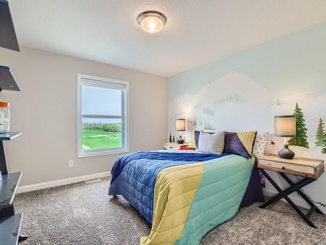 8915 Periwinkle Boulevard, Woodbury, MN 55129