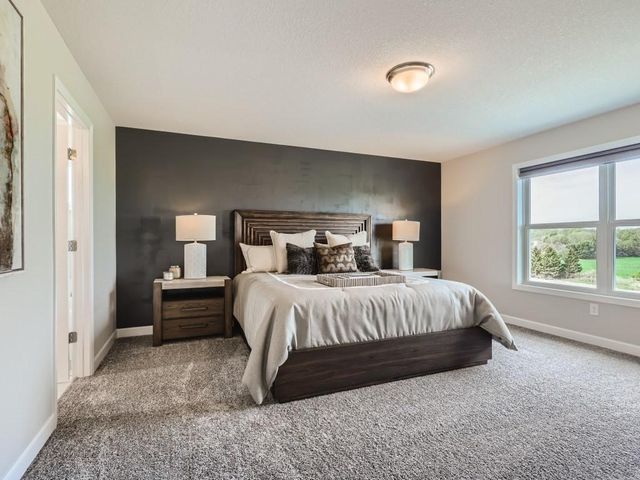 8915 Periwinkle Boulevard, Woodbury, MN 55129