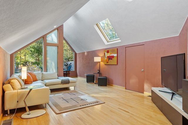 79 Old Orchard Lane, Boxborough, MA 01719