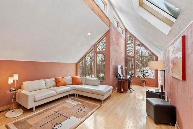 79 Old Orchard Lane, Boxborough, MA 01719