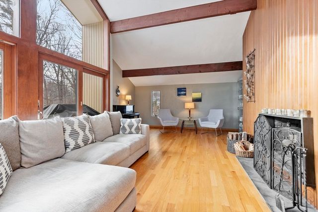 79 Old Orchard Lane, Boxborough, MA 01719