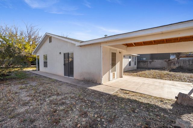 2531 Cuatro Milpas Road SW, Albuquerque, NM 87105