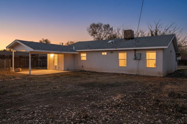2531 Cuatro Milpas Road SW, Albuquerque, NM 87105