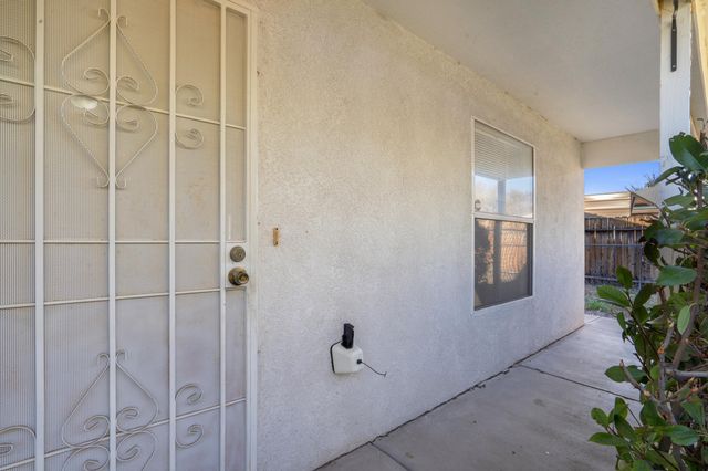 2531 Cuatro Milpas Road SW, Albuquerque, NM 87105