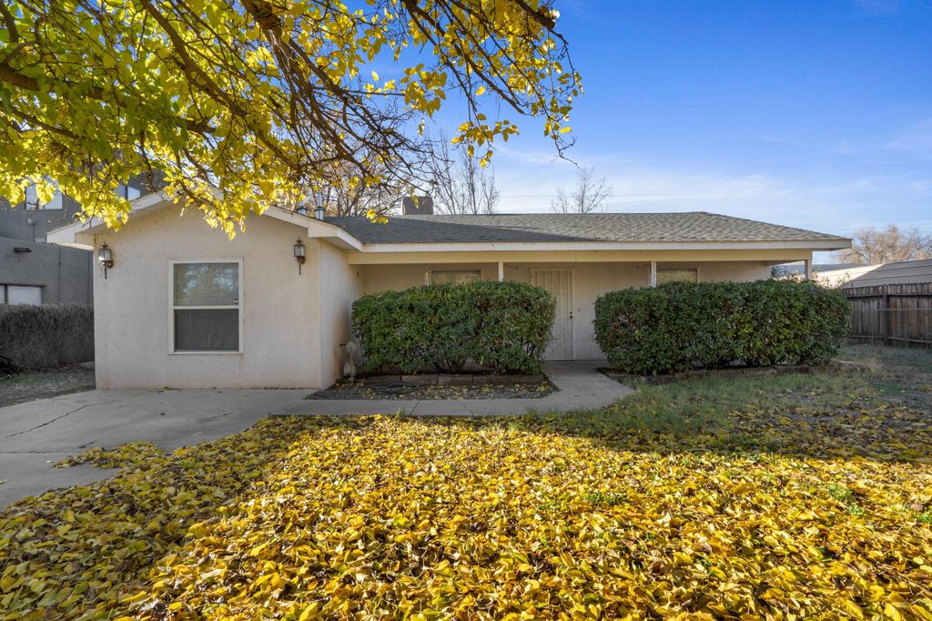 2531 Cuatro Milpas Road SW, Albuquerque, NM 87105
