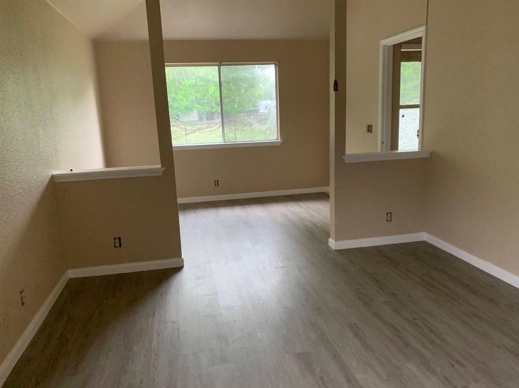 161 BUNNY TRL, Kyle, TX 78640