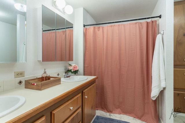 2010 LONG CIRCLE, North Pole, AK 99705