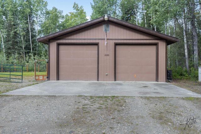2010 LONG CIRCLE, North Pole, AK 99705