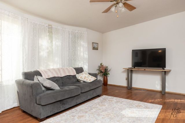 2010 LONG CIRCLE, North Pole, AK 99705