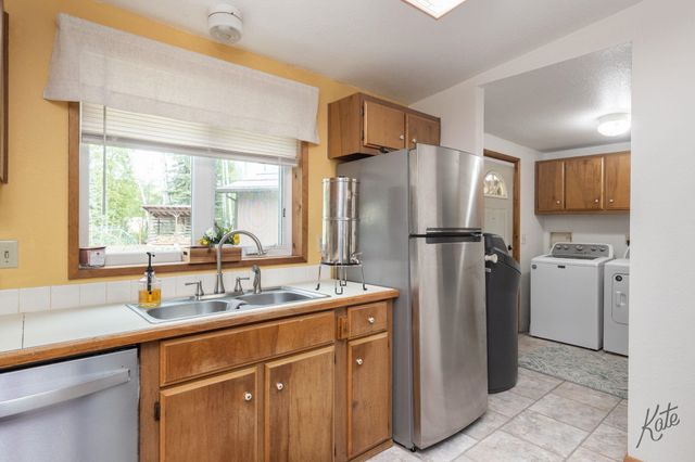 2010 LONG CIRCLE, North Pole, AK 99705