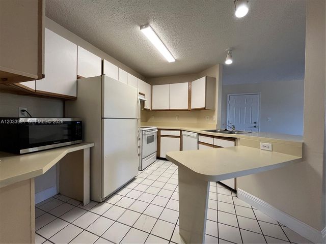 4015 W Mcnab Rd D212, Pompano Beach, FL 33069