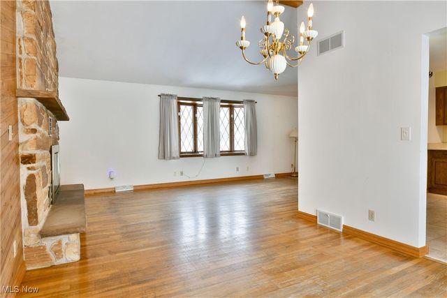 3825 Woodside Drive NW, Warren, OH 44483