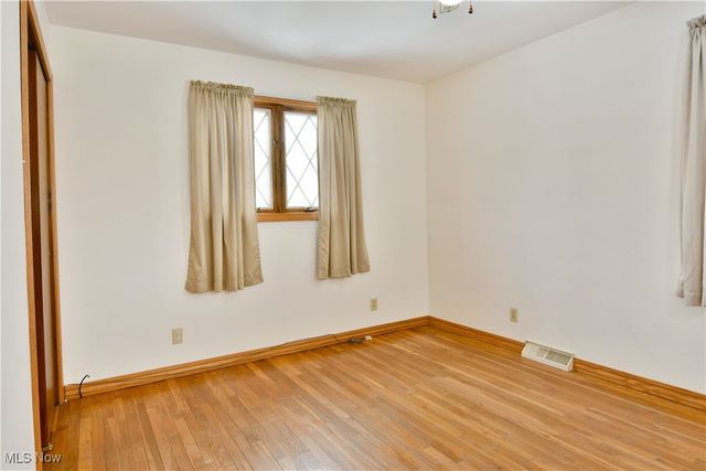 3825 Woodside Drive NW, Warren, OH 44483