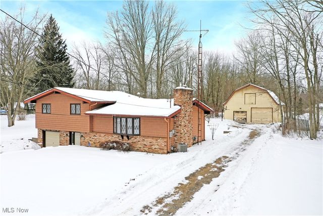 3825 Woodside Drive NW, Warren, OH 44483