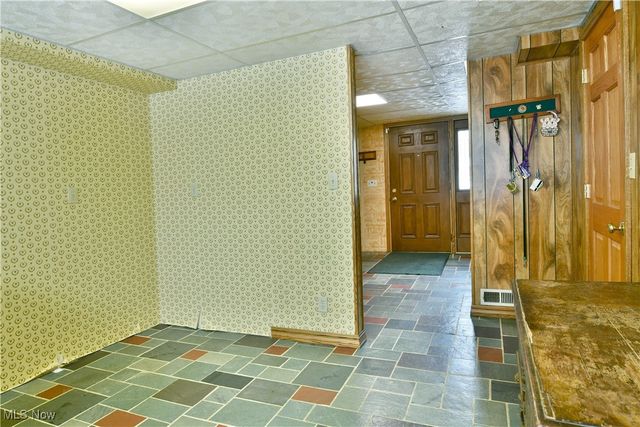 3825 Woodside Drive NW, Warren, OH 44483