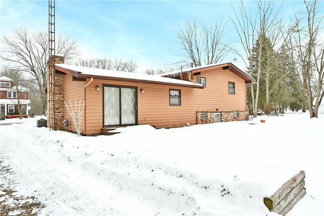 3825 Woodside Drive NW, Warren, OH 44483