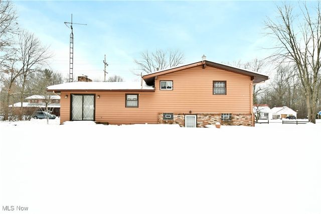 3825 Woodside Drive NW, Warren, OH 44483