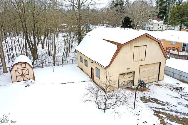 3825 Woodside Drive NW, Warren, OH 44483