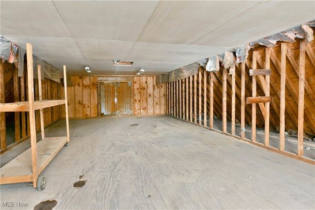 3825 Woodside Drive NW, Warren, OH 44483