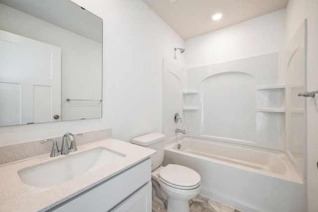 22401 Isla Way, Rogers, MN 55374