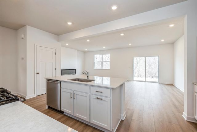 22401 Isla Way, Rogers, MN 55374