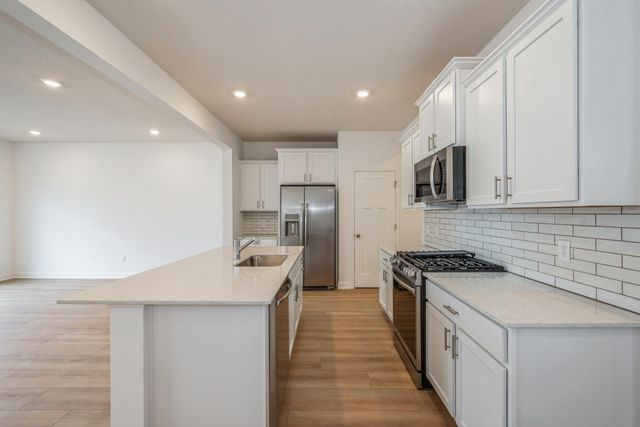 22401 Isla Way, Rogers, MN 55374