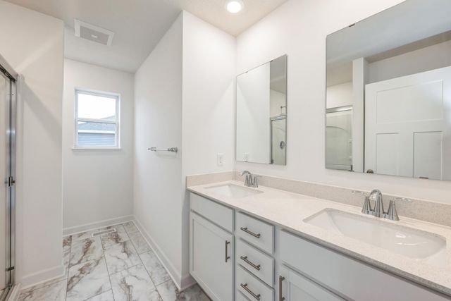 22401 Isla Way, Rogers, MN 55374