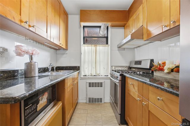 150-25 72 Road 6A, Kew Garden Hills, NY 11367