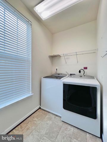 941 BASSWOOD DR, Stafford, VA 22554