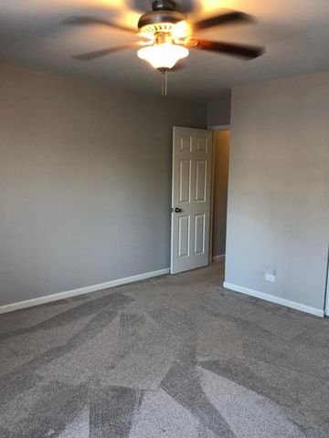 2208 Country Club Drive 3, Woodridge, IL 60517