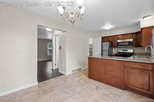 37682 Charter Oaks Boulevard, Clinton Township, MI 48036