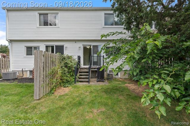 37682 Charter Oaks Boulevard, Clinton Township, MI 48036