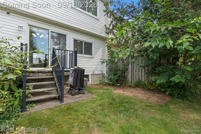37682 Charter Oaks Boulevard, Clinton Township, MI 48036