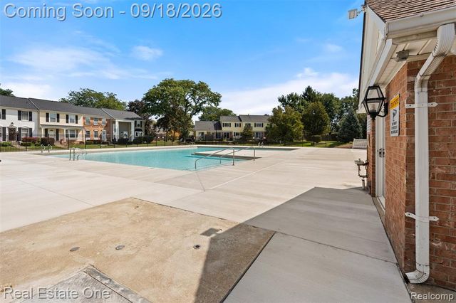 37682 Charter Oaks Boulevard, Clinton Township, MI 48036