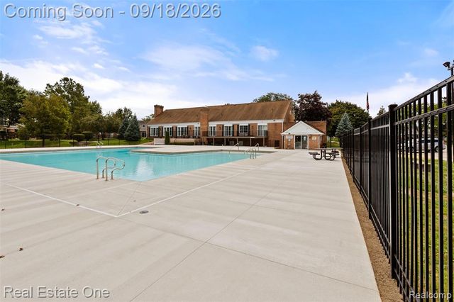 37682 Charter Oaks Boulevard, Clinton Township, MI 48036