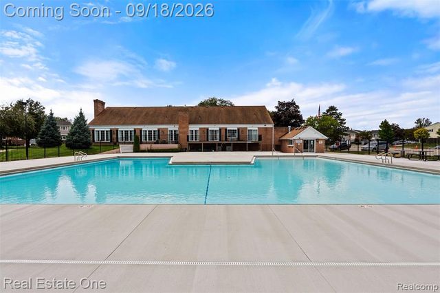 37682 Charter Oaks Boulevard, Clinton Township, MI 48036