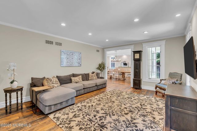 6 Forest Park Court, Holmdel, NJ 07733